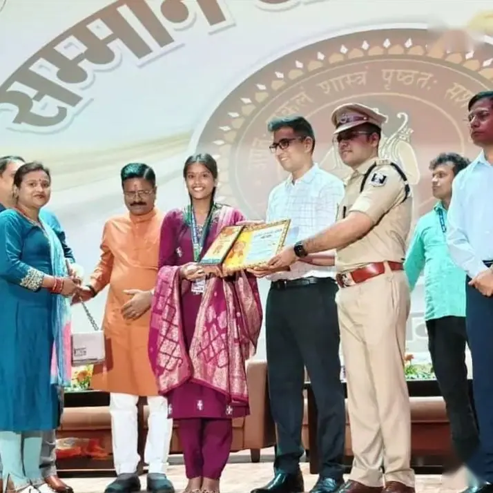 Toppers felicitated at Thakur British Academy